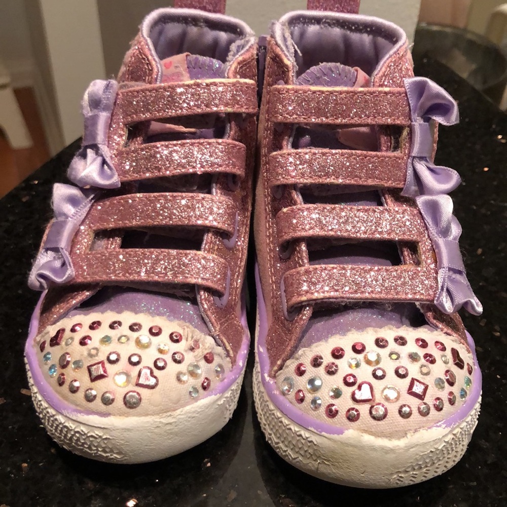 Skechers Unisex-Child Lighted Twinkle Toes Sneaker Size 6